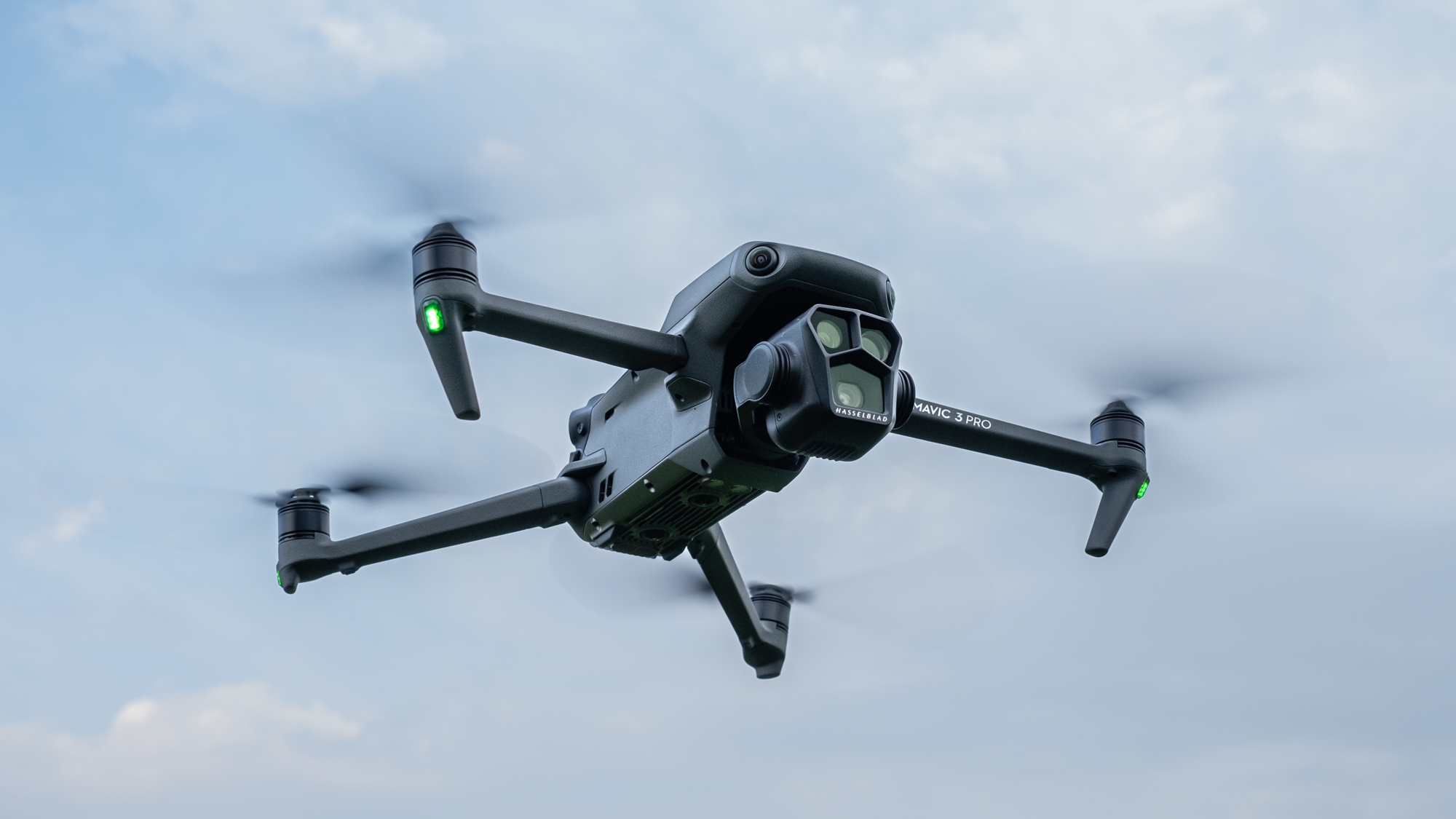 DJI Mavic 4 Pro: Desain Baru Terungkap?