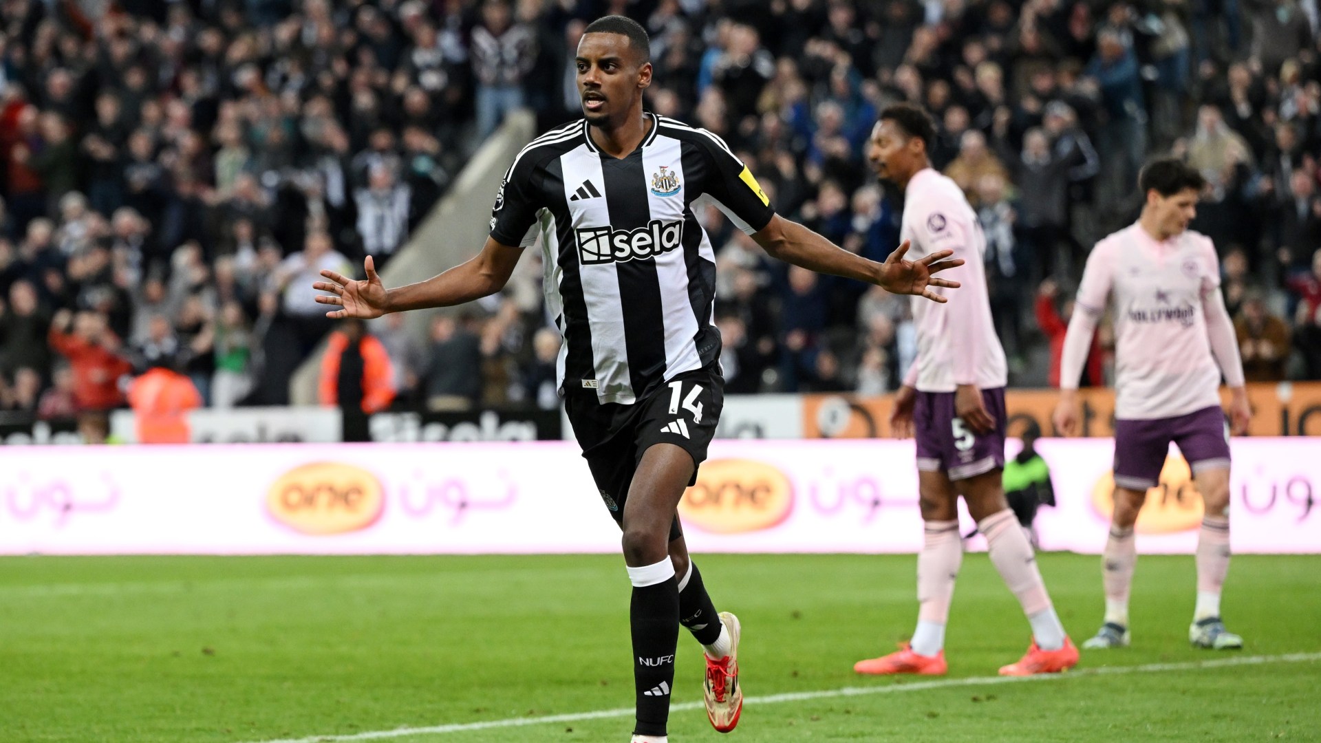 Isak: Stunning Premier League Feat