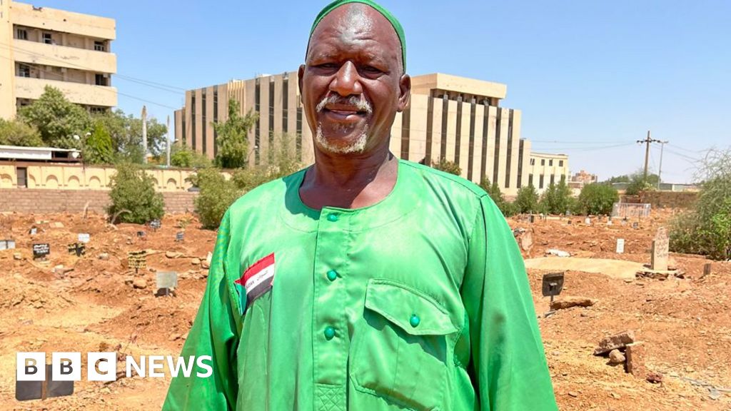 Sudan War: Exhausted Gravediggers In Khartoum