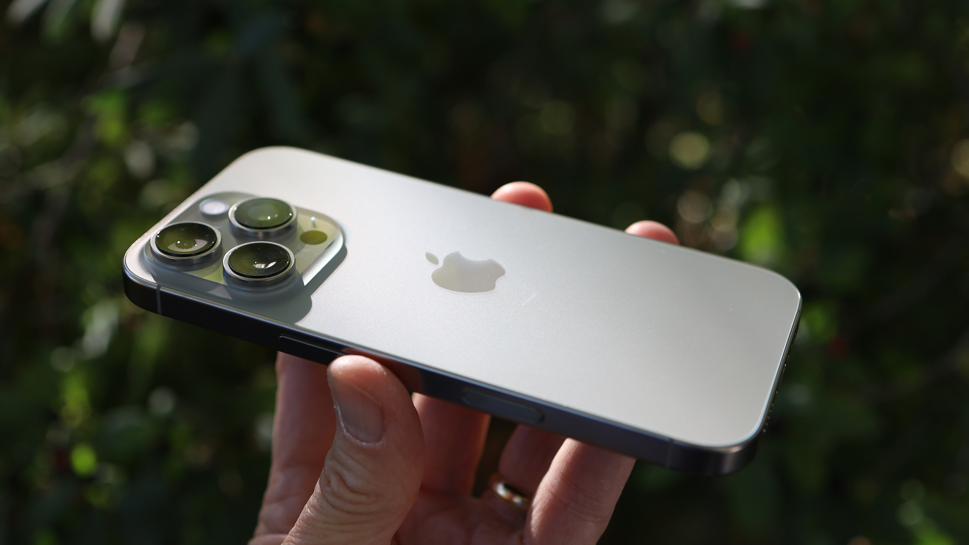 Warna IPhone 17 Pro: Sky Blue Atau Tidak?